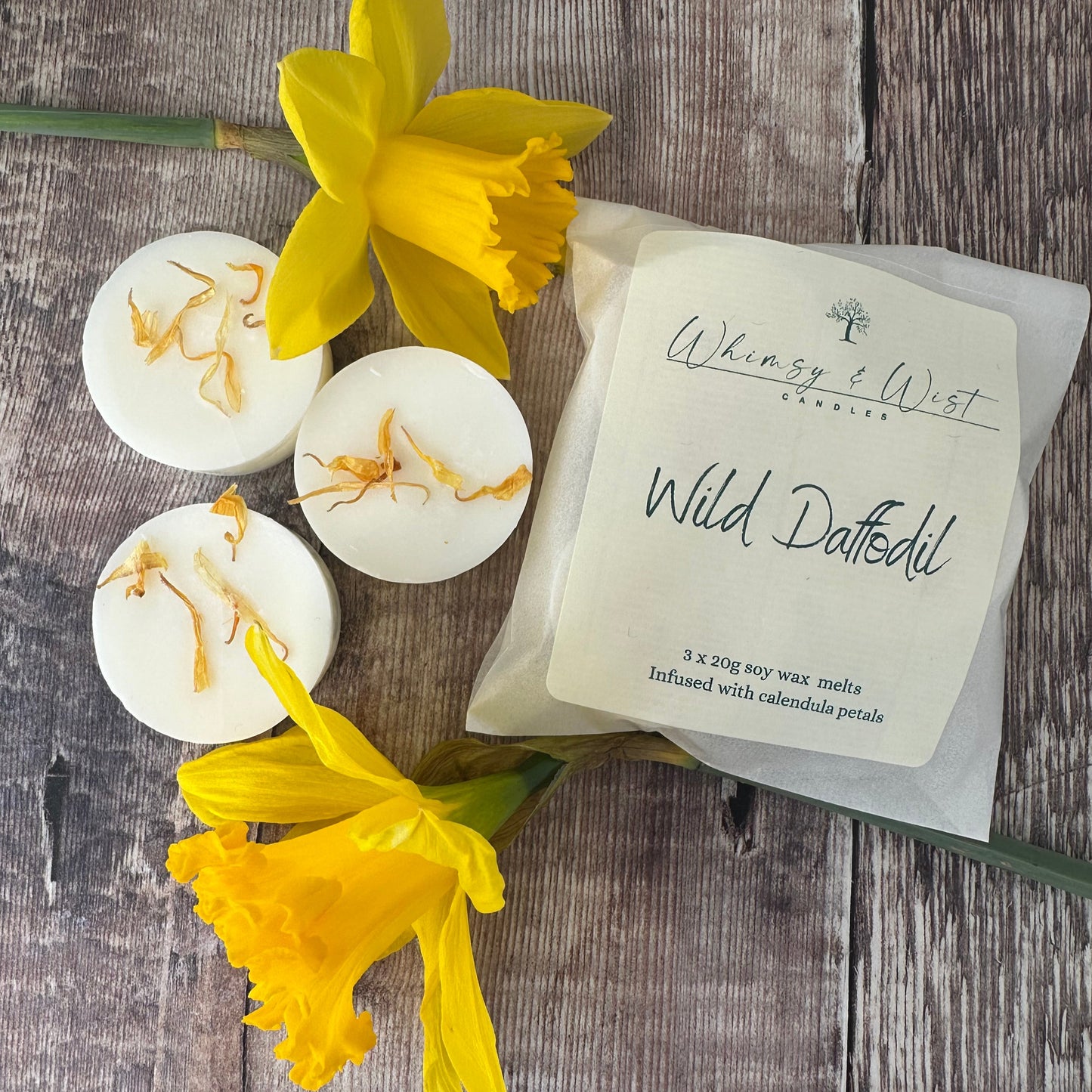 Daffodil scented plant based wax melts. Pack of 3.